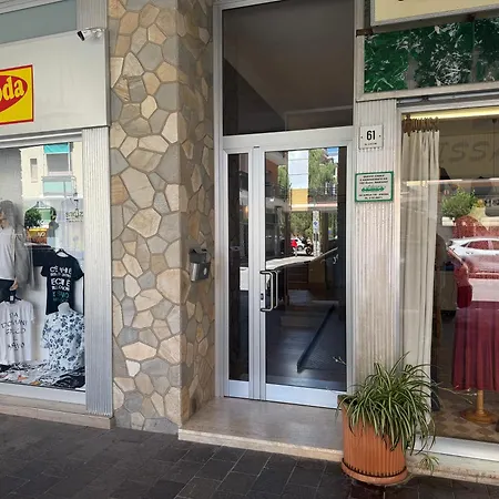 Spazioso A 50 Mt Dal Mare Con Possibilita Di Posto Auto Marina dʼAndora