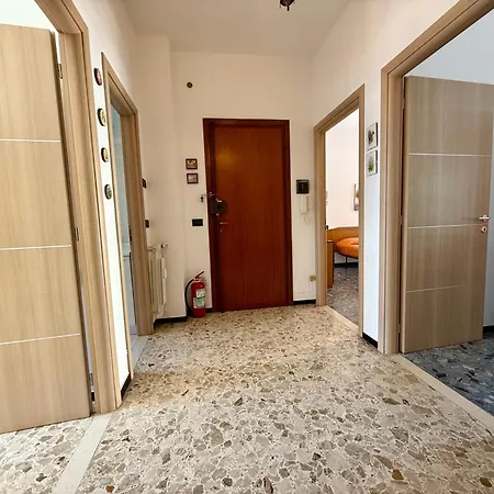 Spazioso A 50 Mt Dal Mare Con Possibilita Di Posto Auto アパート Marina dʼAndora