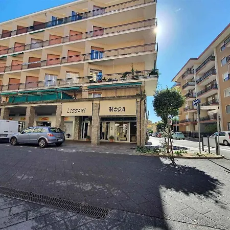 Lägenhet Spazioso A 50 Mt Dal Mare Con Box Auto Incluso