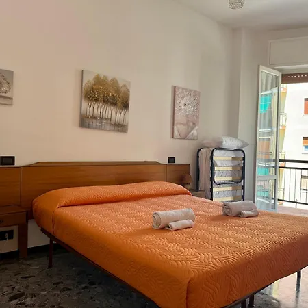 Spazioso A 50 Mt Dal Mare Con Possibilita Di Posto Auto Apartmán *